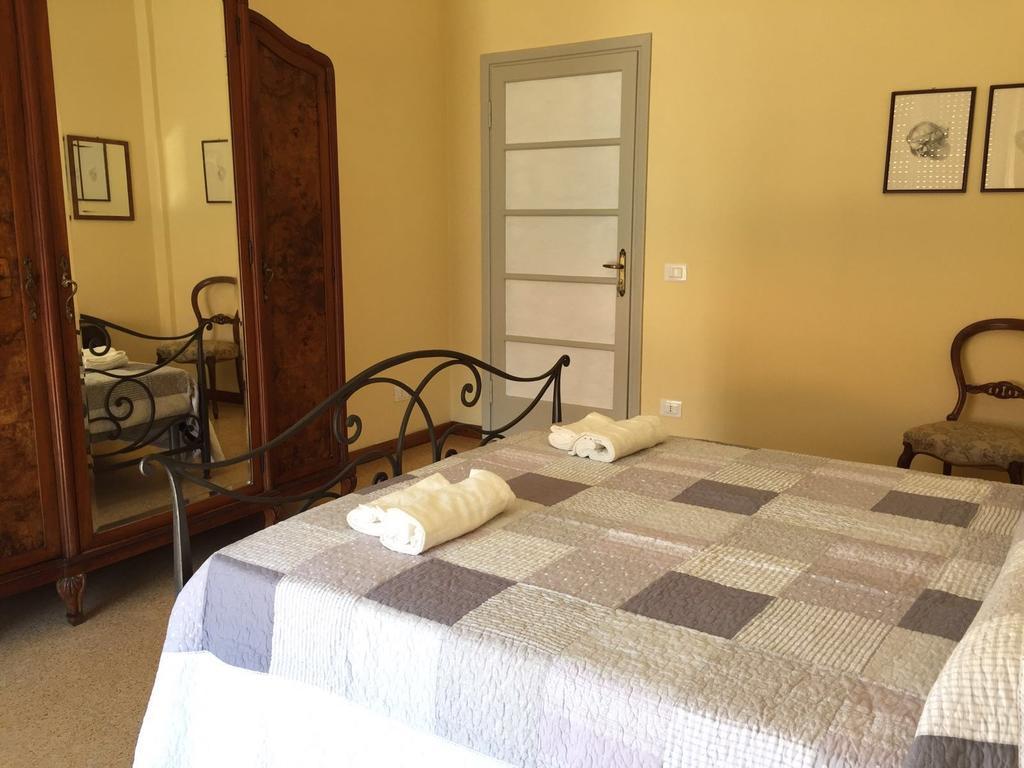 Affittacamere Del Viaggiatore Ancona Buitenkant foto